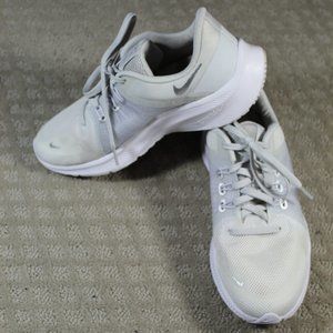 Nike Quest Size 7 Grey Running Shoes DA1106-100